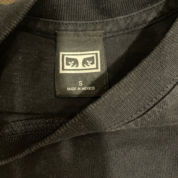 Vintage OBEY Black Too Much Politics shirt - Picture 4 of 4